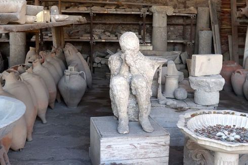 Ash Covered Body in Pompeii
