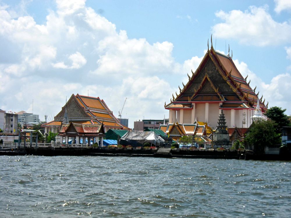 Temples on the shores of Chao Phraya