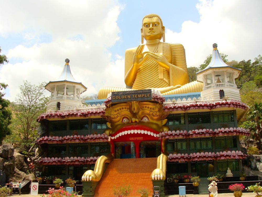 Golden Temple in Sri Lanka