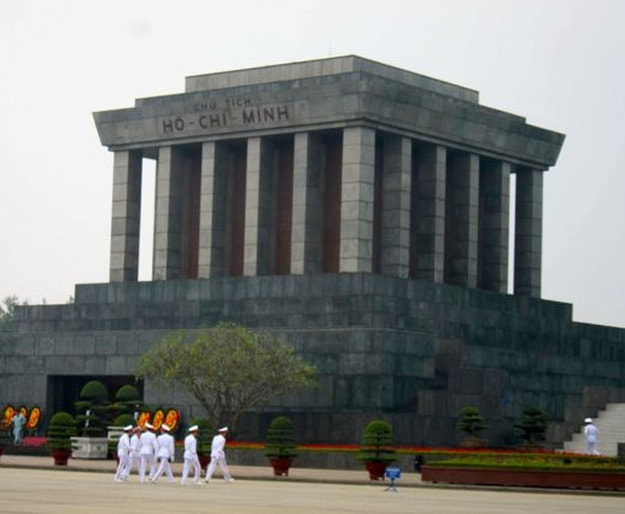 Ho chi Minh Mausoleum