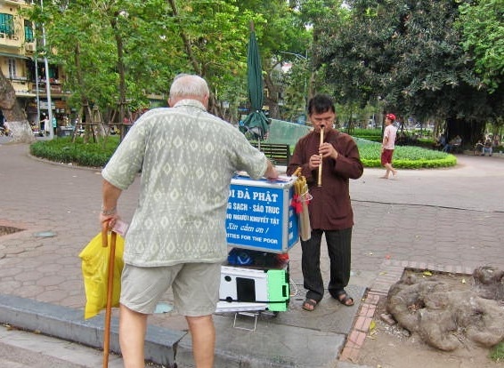 Nose Flute Player Hanoi