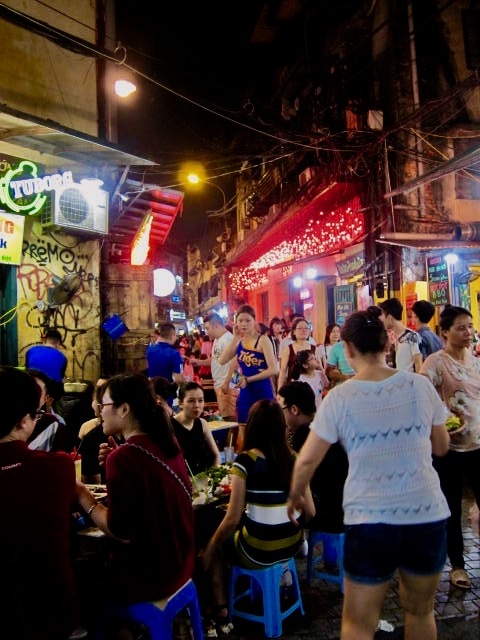 Weekend Hanoi Food Street